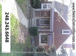 15112 Charles R Ave, Eastpointe, MI 48021