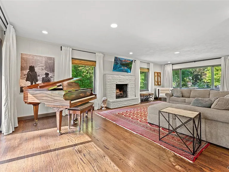 30 Lyndon Rd — Photo 10