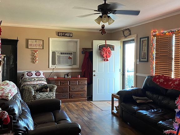 4th image of 522 Seal Ave