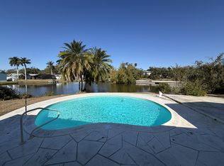 700 Westlake Cir, Sarasota, FL 34232