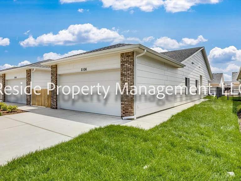 2142 N Melody Ct — Photo 3