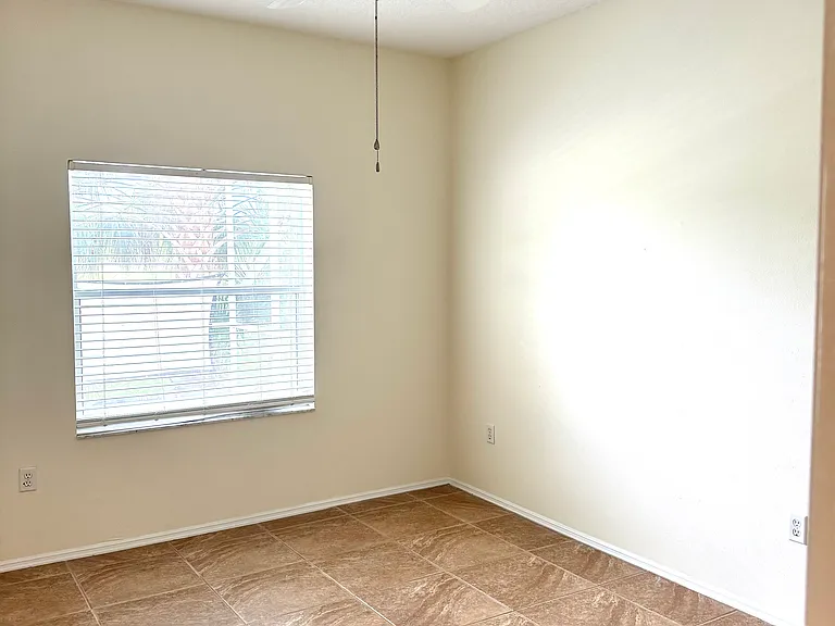 940 Springwood Cir — Photo 13