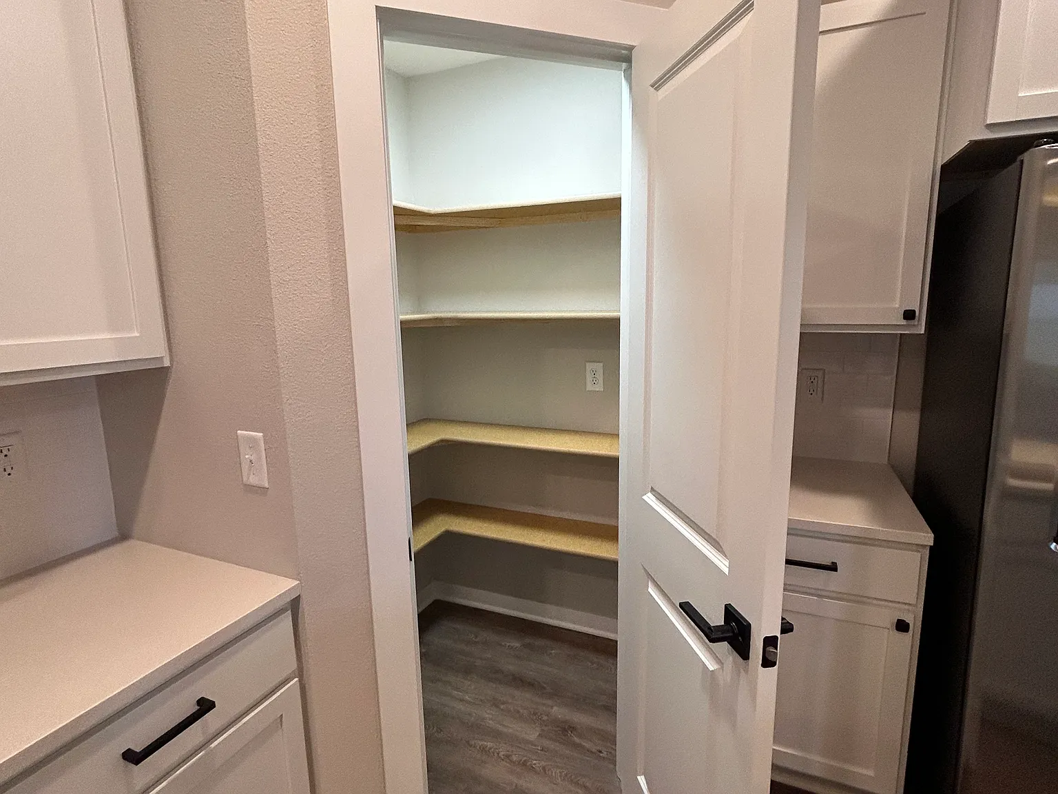 3 bed, 1195 sqft, $1,600 — Photo 3
