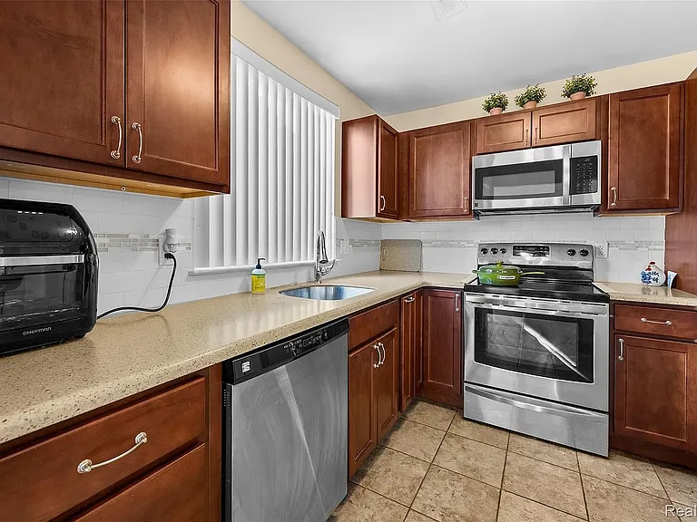 22161 Indian Creek Dr — Photo 4