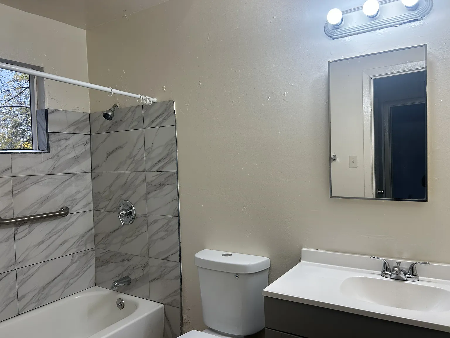 1 bed, 800 sqft, $1,199 — Photo 4
