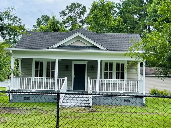 2008 Hollywood Dr, Thomasville, GA 31792