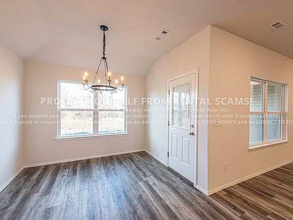 5th image of 916 E Bunting St