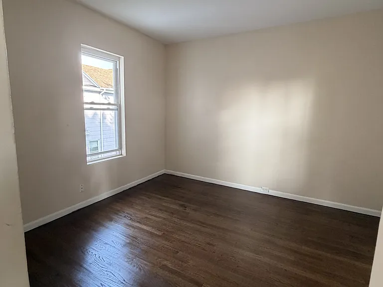 373-375 Blatchley Ave #2C — Photo 2