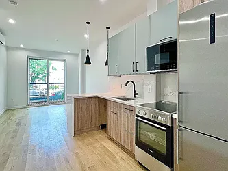 27-10 Crescent Street, #1M