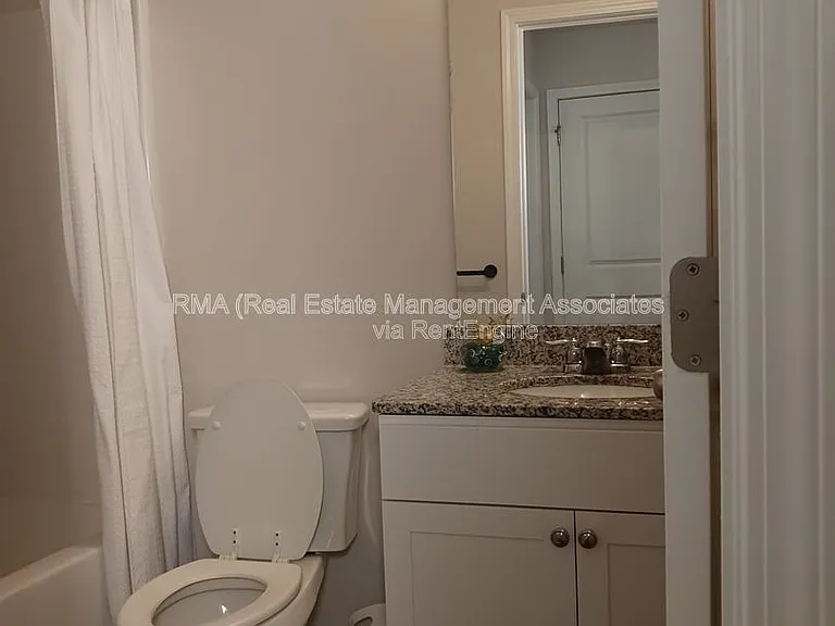 141 Catalpa Rd — Photo 9