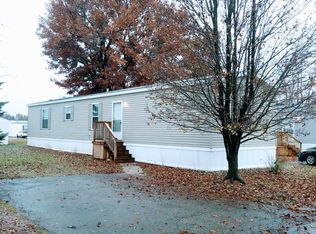 28 Maynard Cir, Oxford, MI 48371