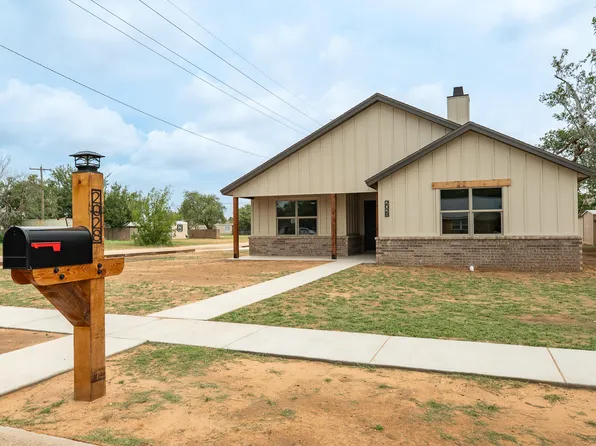 2028 N 5th St, Tahoka, TX 79373