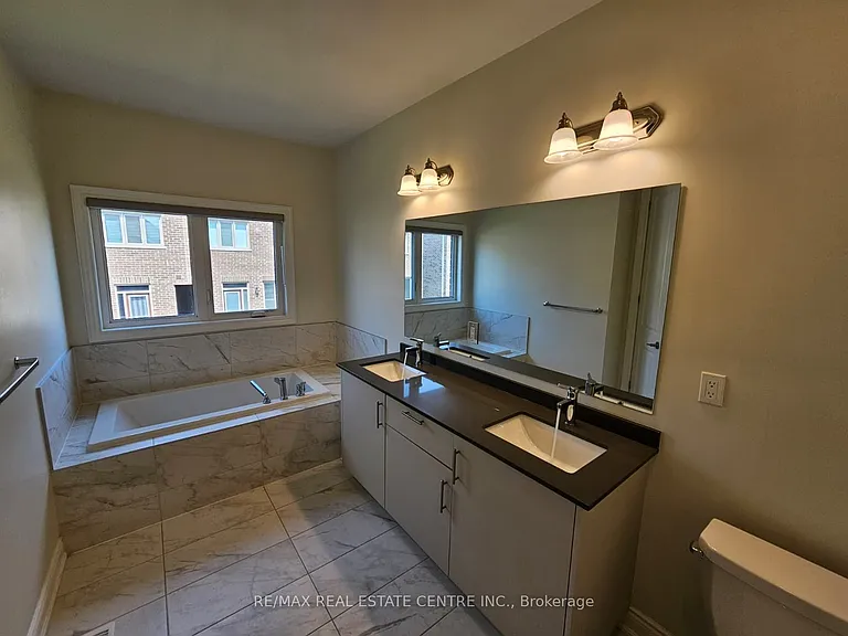 18 Gladmary Dr — Photo 34