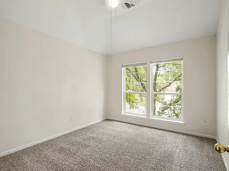 6921 Auckland Dr — Photo 27