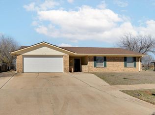 304 SW 72nd St, Lawton, OK 73505