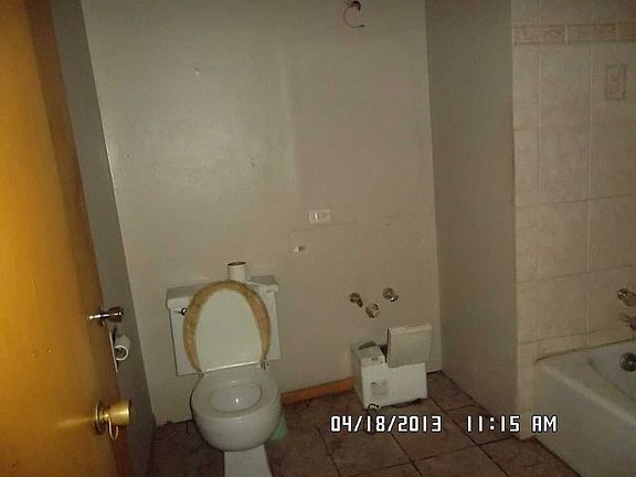 3rd image of 936 E 167th St