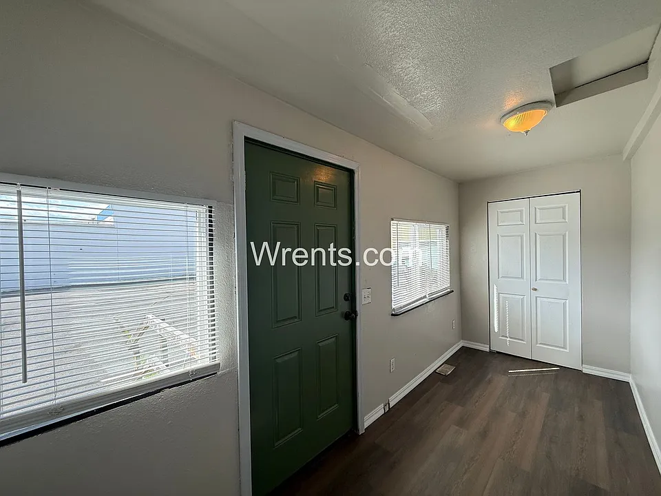 1007 W Frederick Ave