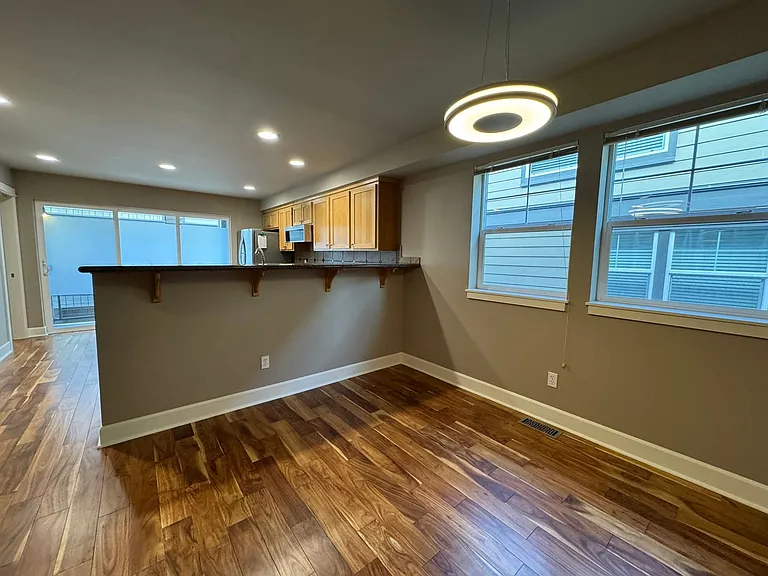 2632 SW Myrtle St — Photo 8