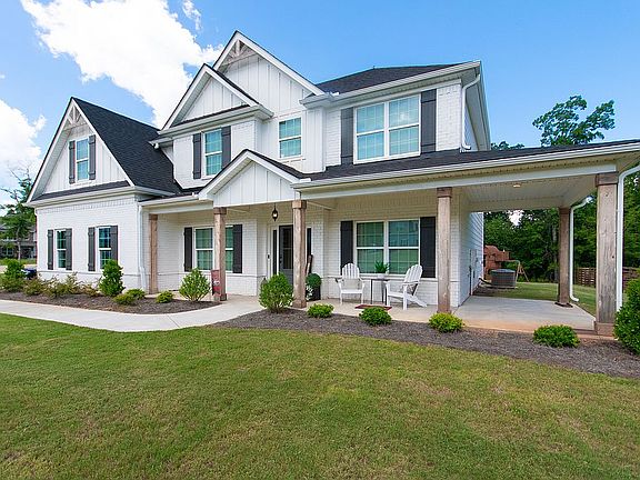 3rd image of 213 Senoia Oaks Way