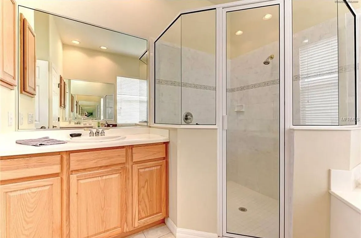 4 bed, 2900 sqft, $3,950 — Photo 1