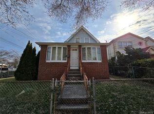 229 Rushmore Ave, Carle Place, NY 11514