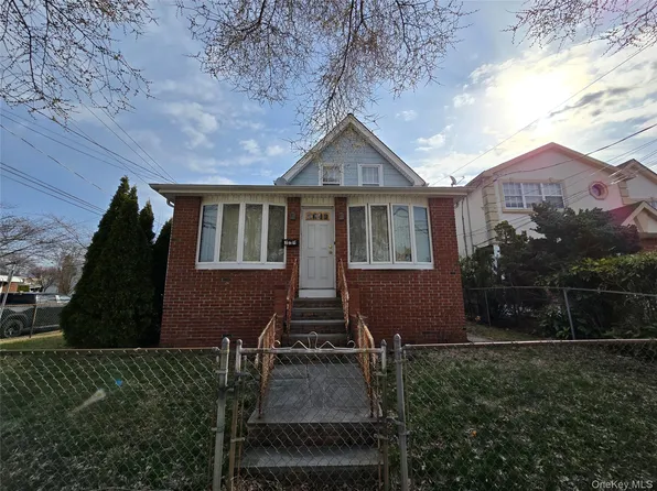 229 Rushmore Avenue, Carle Place, NY 11514