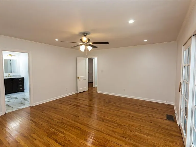 1311 Roxboro Dr — Photo 34