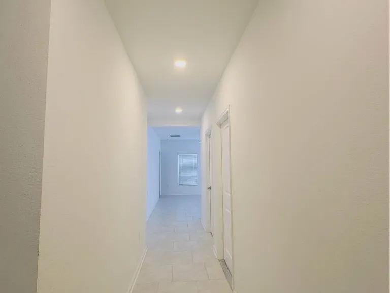1341 Peach Creek Dr — Photo 2