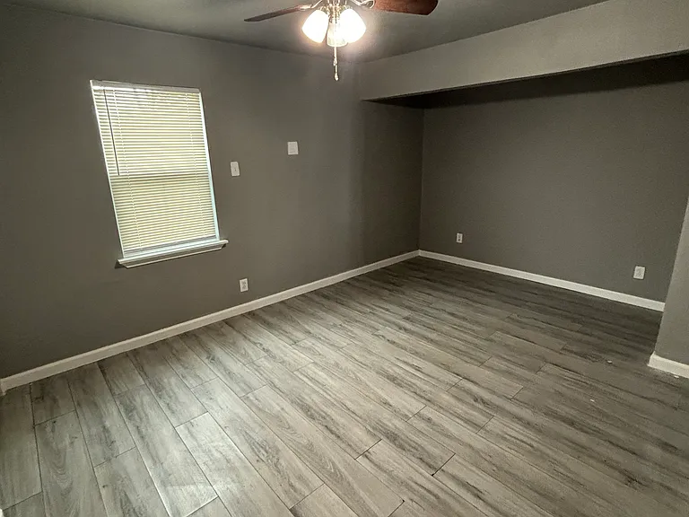 4728 Crenshaw Ave — Photo 3