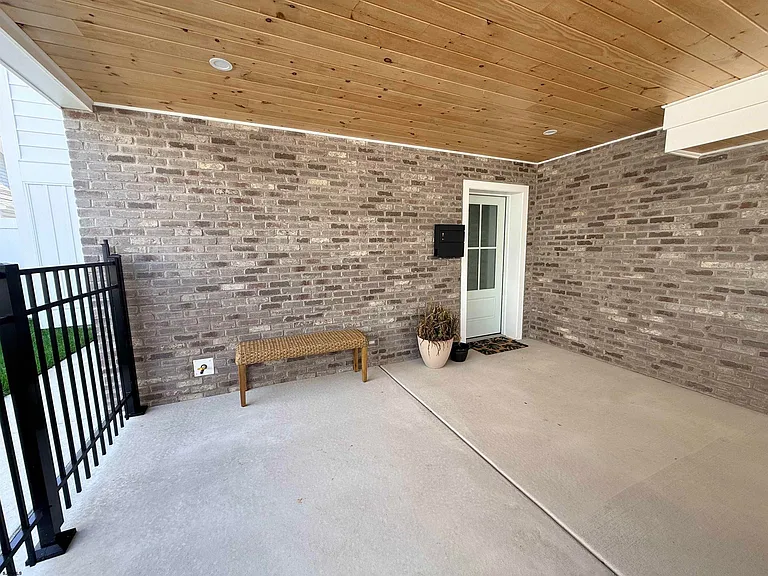 105 S Stratford Ave #MONTHLY LEASE JULY — Photo 61