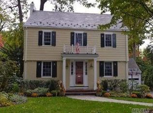 120 Ridge Cres, Manhasset, NY 11030