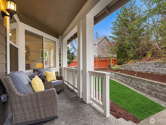 4th image of 2520 NE kirkwood Place