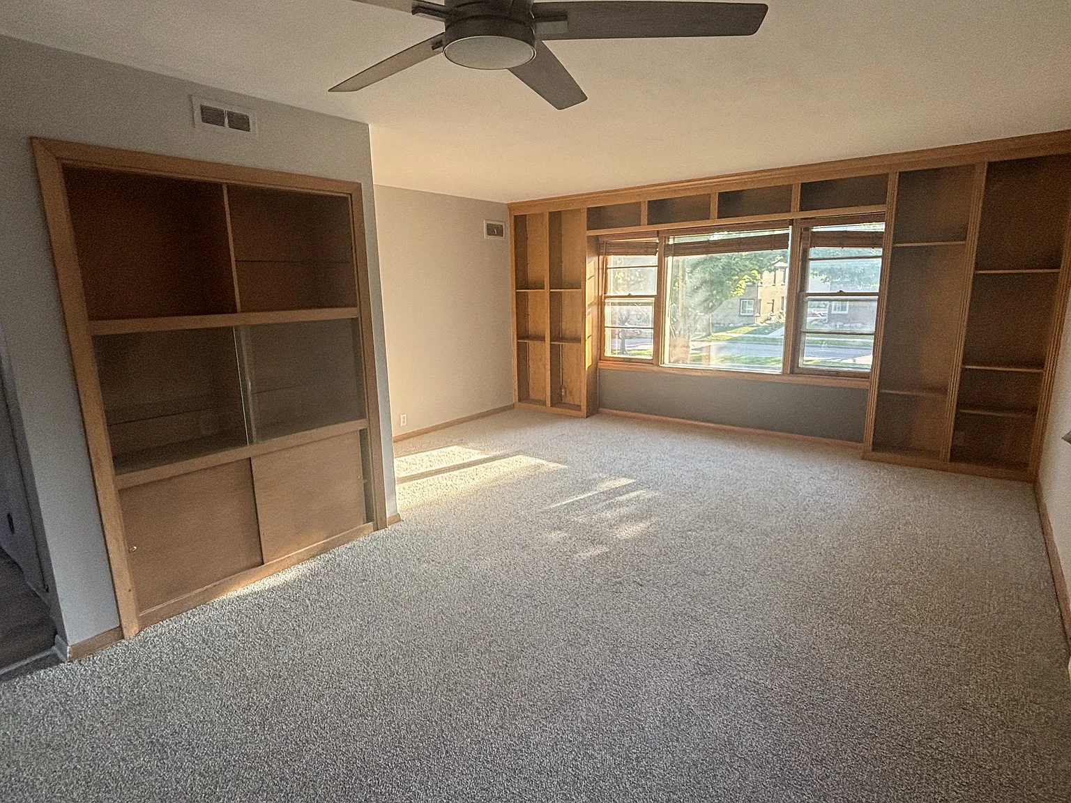 2 bed, $1,600 — Photo 2