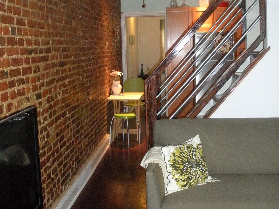 1st image of 943 N Orianna St