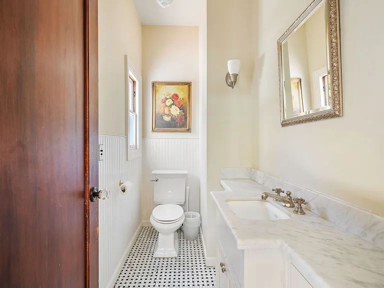 2052 Alameda Way — Photo 31