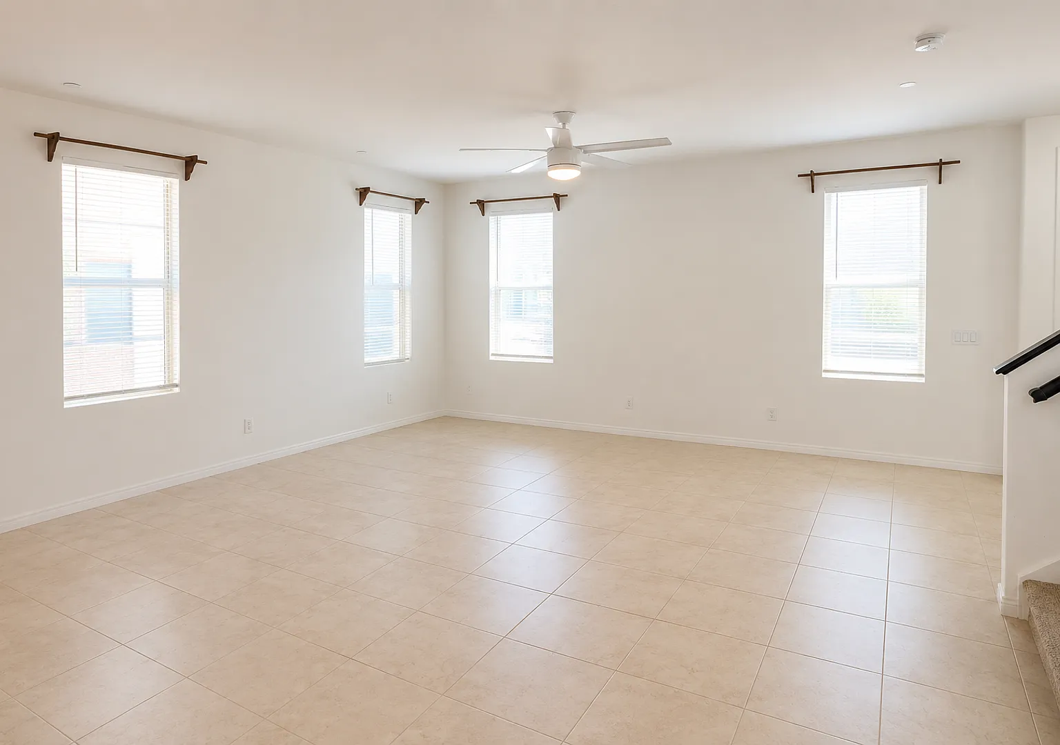 Modern 3BR Home + Office | Built in 2018 | Minutes to Beaches, Shopping & Freeways — Photo 3