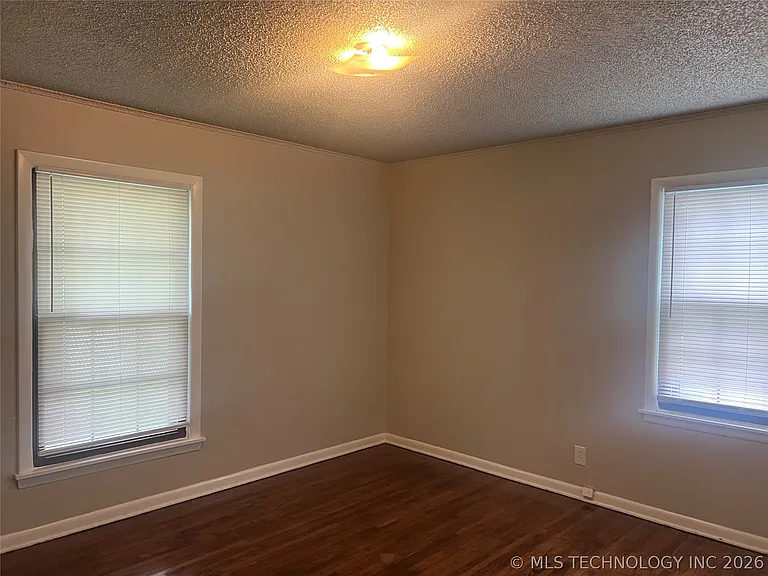 7330 E Newton St — Photo 6