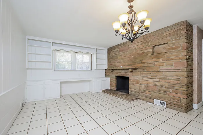 3 bed, 1.5 bath, 1800 sqft, $1,795 — Photo 4