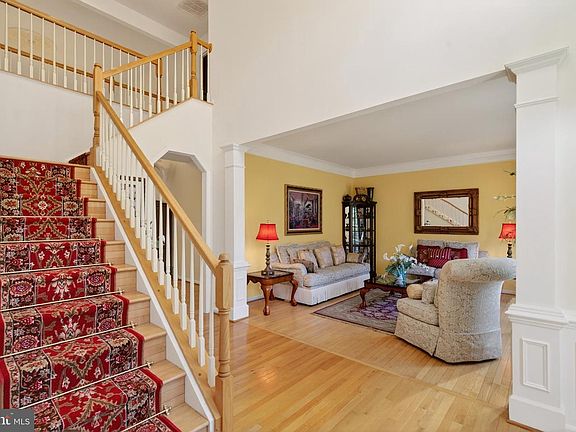 4th image of 7754 Glade Ct