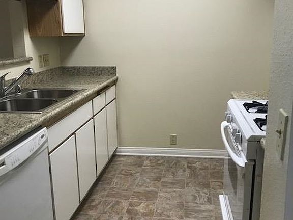 4th image of 2908 W Victory Blvd APT Q