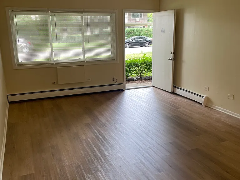 2125 N Elmwood Ave #5C — Photo 1