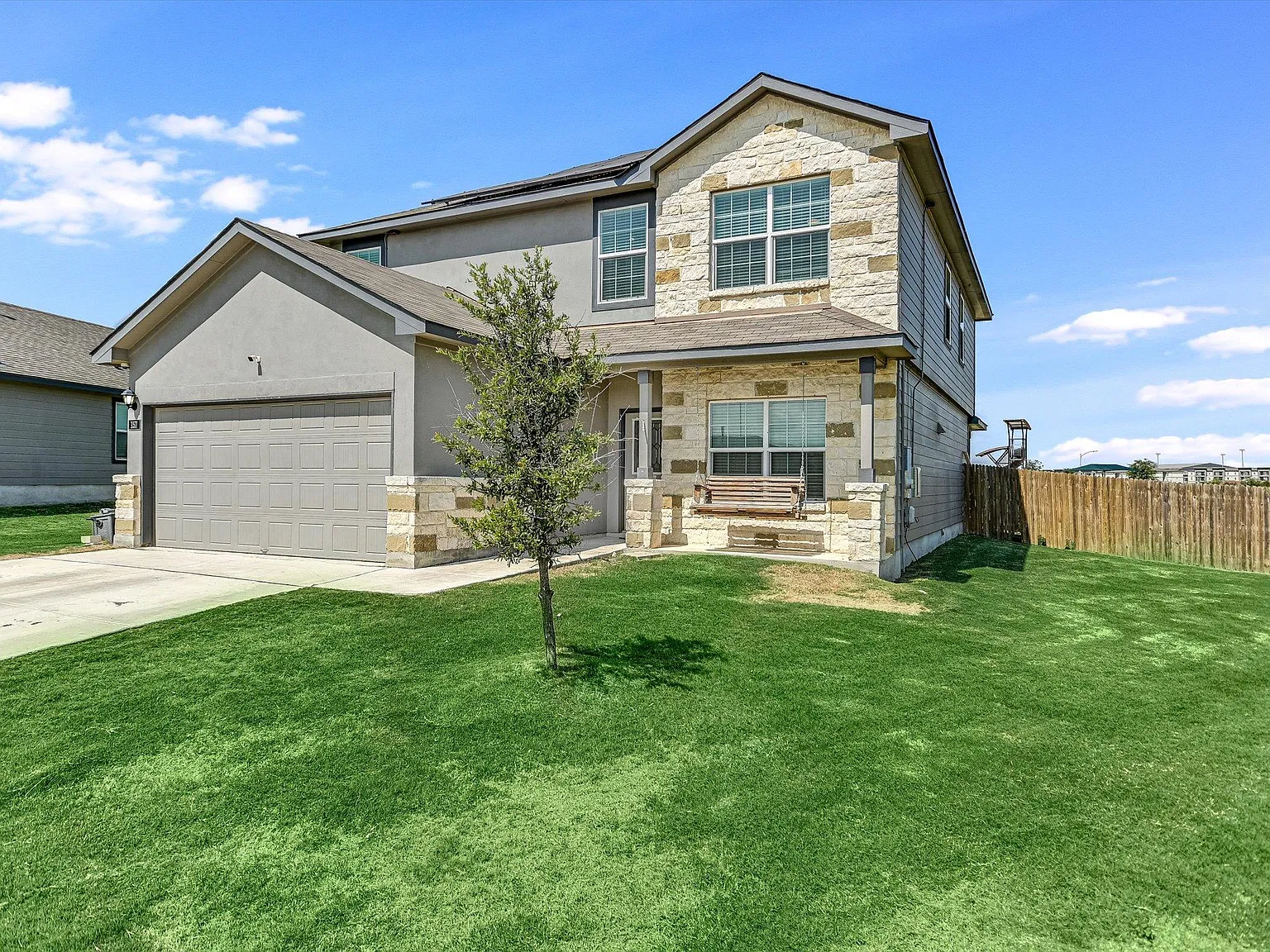 5 bed, 3.5 bath, 2662 sqft, $2,250 — Photo 2