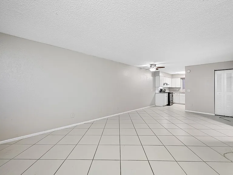 KC Flats Apartments — Photo 80