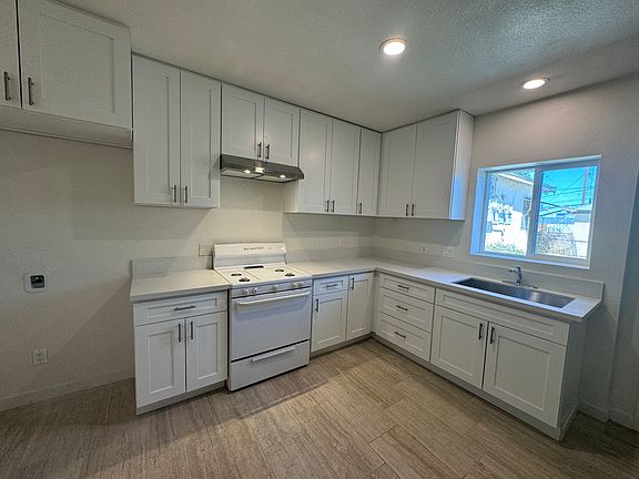 2nd image of 45126 Redwood Ave #45130