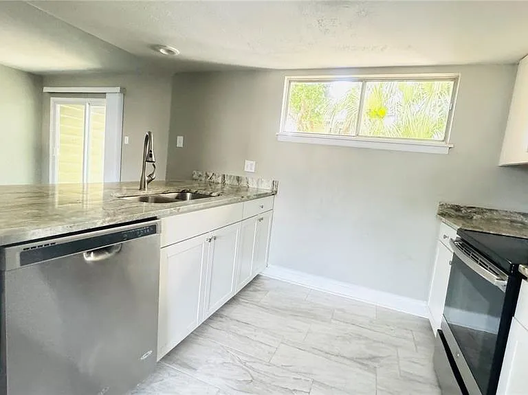 4016 Woodfern Dr #B-8 — Photo 6