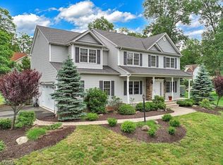 334 Top Ave, Green Brook, NJ 08812