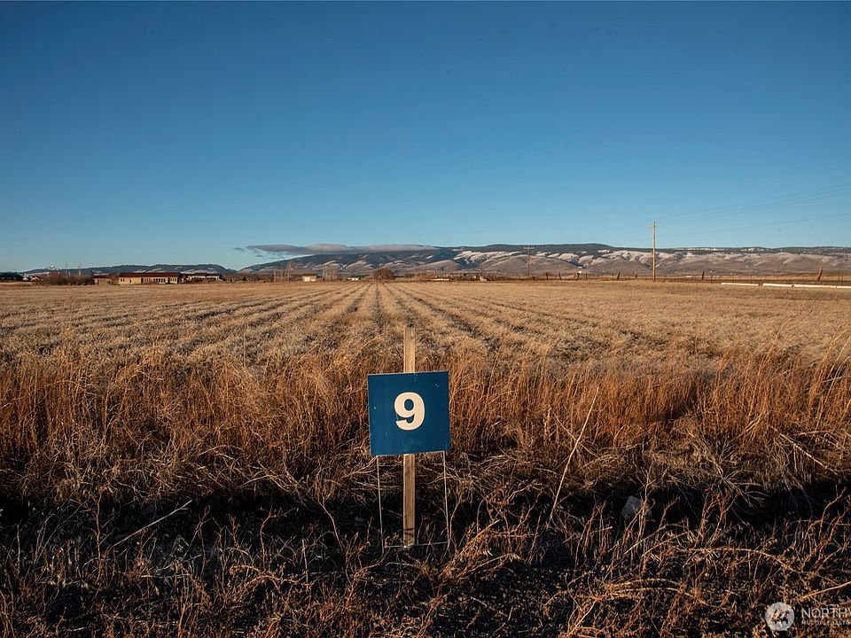 1st image of 9 Green Canyon Lane