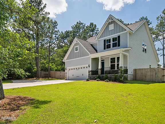 3rd image of 720 Fairway Drive