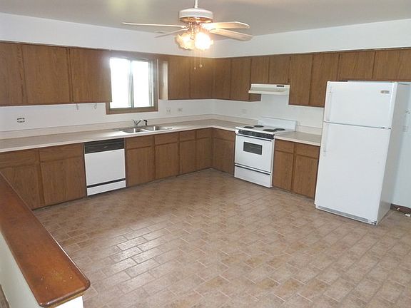 4th image of 313 Dawn Ct APT C