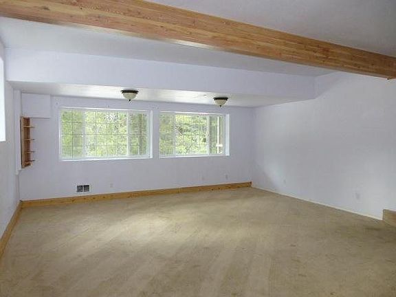 2nd image of 652 Diamond Dr